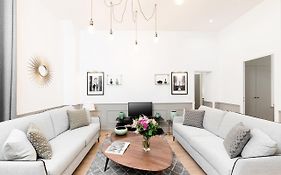 Livinparis - Luxury 3 & 4 Bedrooms Montmartre I